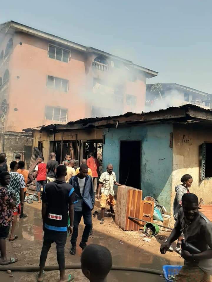 BREAKING!! Another Fire Outbreak In Umuahia (Photos)