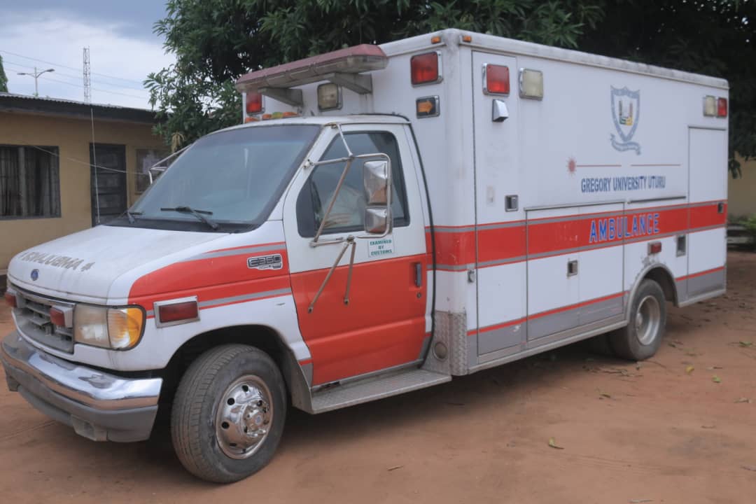 Fifth Anniversary: Prof. Ibe Salutes Ikpeazu, Donates 250 COVID-19 Test Kits, 2 Ambulances, Others