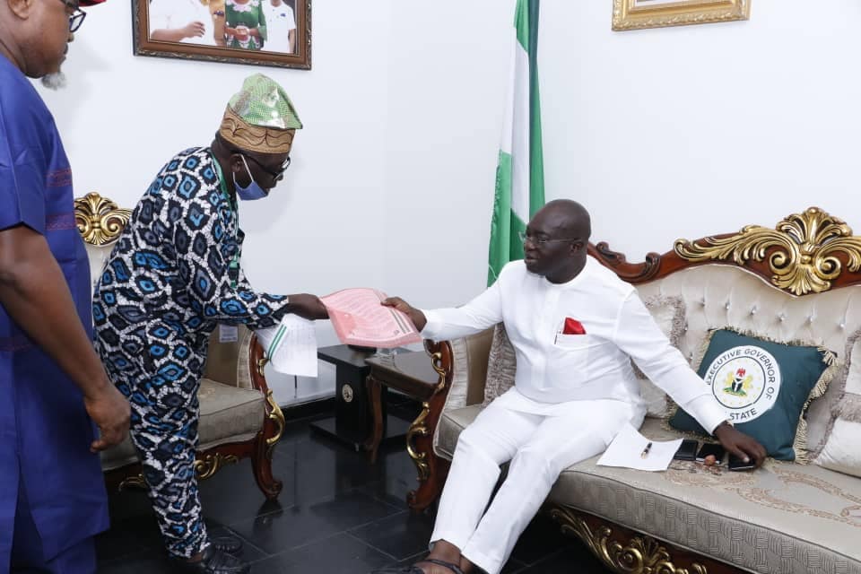 Ikpeazu Receives Award As The Most Accommodating Governor In Nigeria