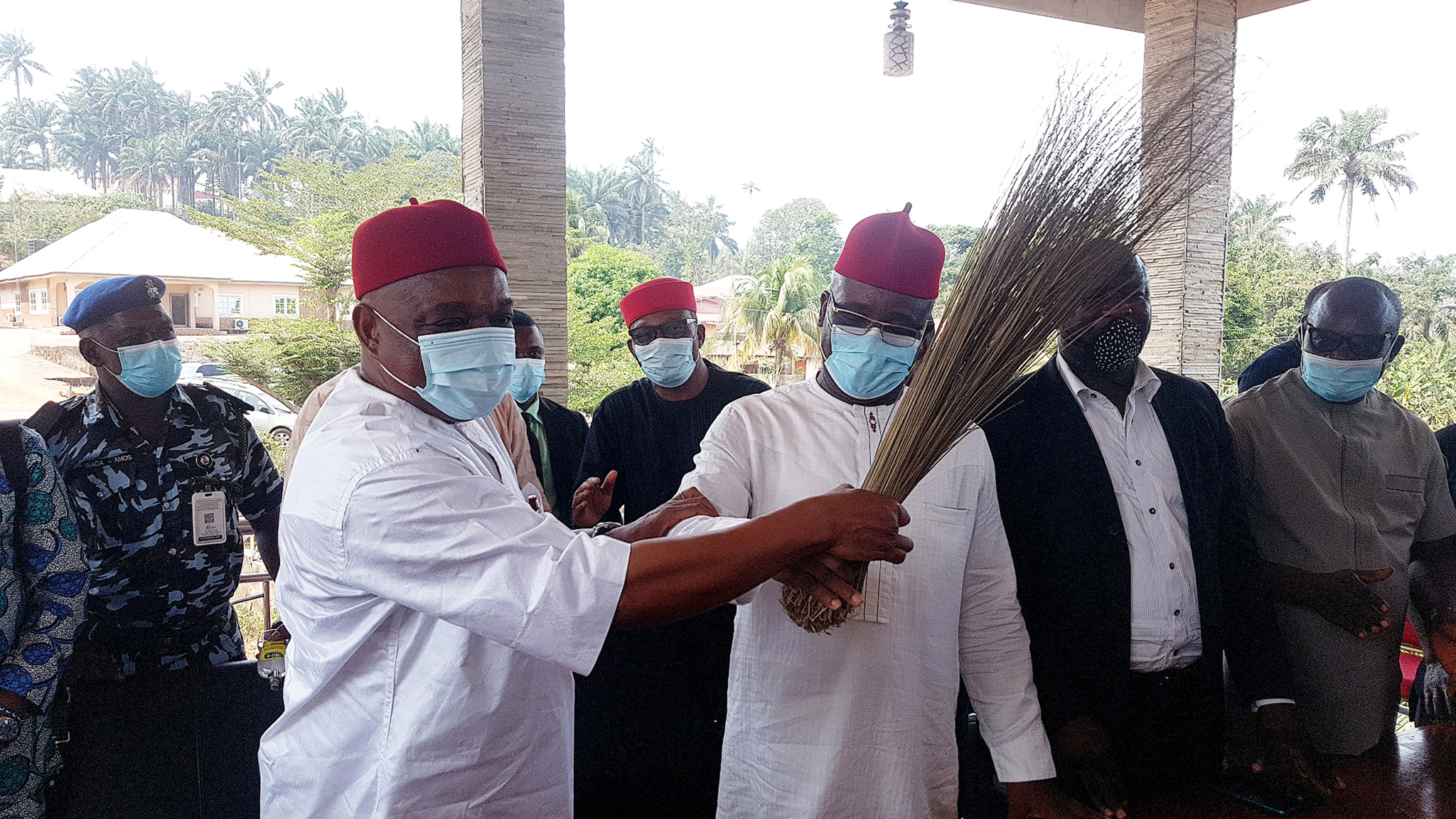 After Meeting Sen Kalu, Fmr Chief Of Army Staff, Gen Ihejirika Joins APC (Photos)