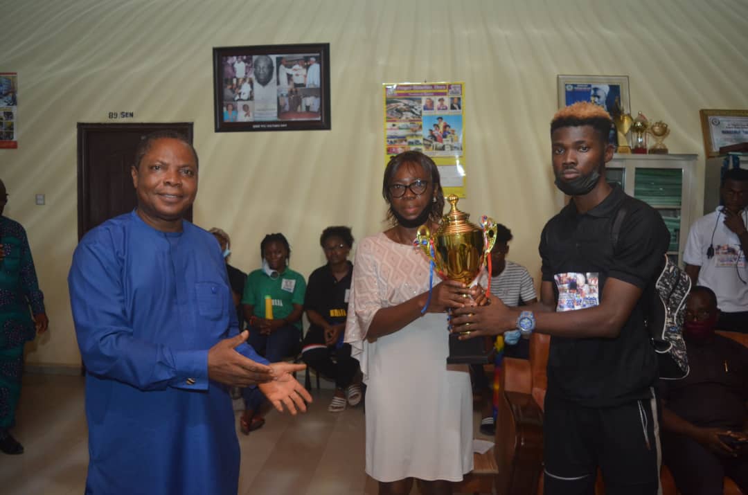 GUU Team Present Trophies To Management