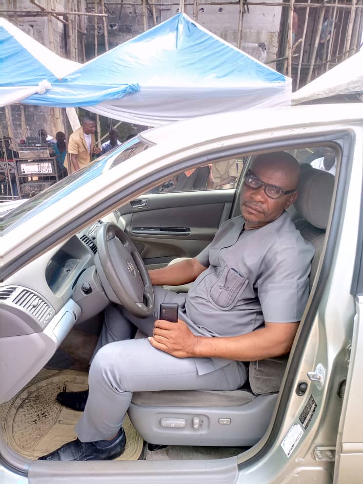 Fertilizer Rain In Abia As Buhari's Aide Nnamdi Jato Touches Lives Of Farmers (Photos)