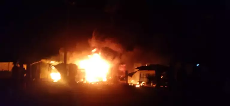 Massive Fire Razes Multimillion Naira Shops In Onitsha