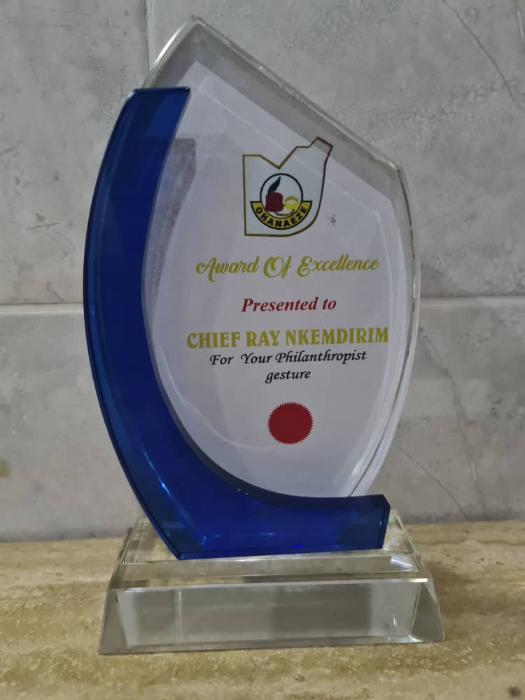 Ohanaeze Honours Ex-DSS Boss, Ray Nkemdirim With Award Of Excellence [PHOTOS, VIDEO]