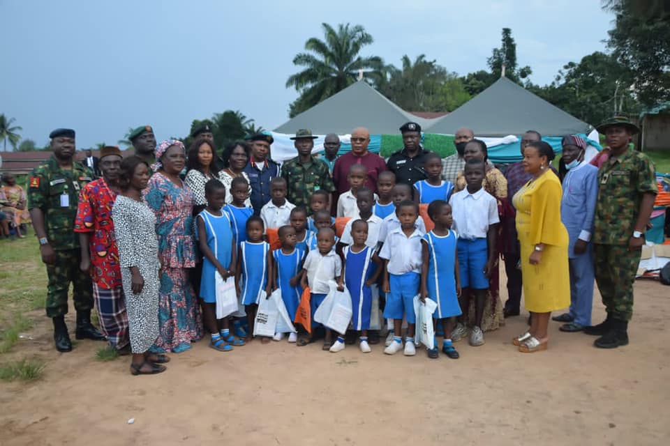 Days After Launching 'Exercise Golden Dawn' In Abia, Army Distributes Educational Materials To Pupils