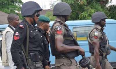 Police Officers Deployed For Anambra Election Protest Non Payment Of 10K Feeding Allowance (VIDEO)