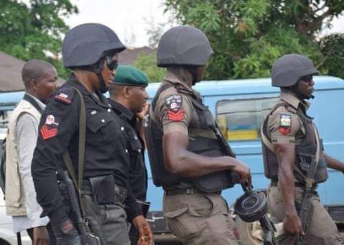 Police Officers Deployed For Anambra Election Protest Non Payment Of 10K Feeding Allowance (VIDEO)