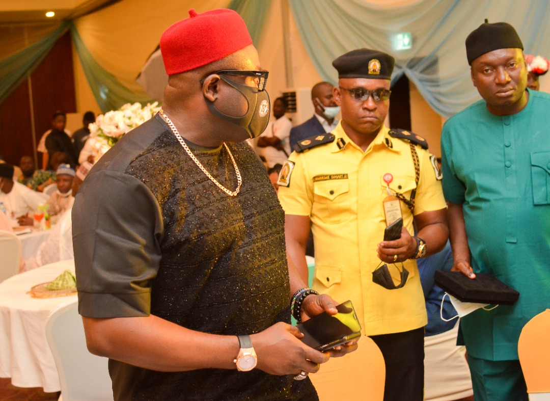 TIMAAS GM Dedicates Award To Governor Ikpeazu Over Support On Traffic Management [PHOTOS]