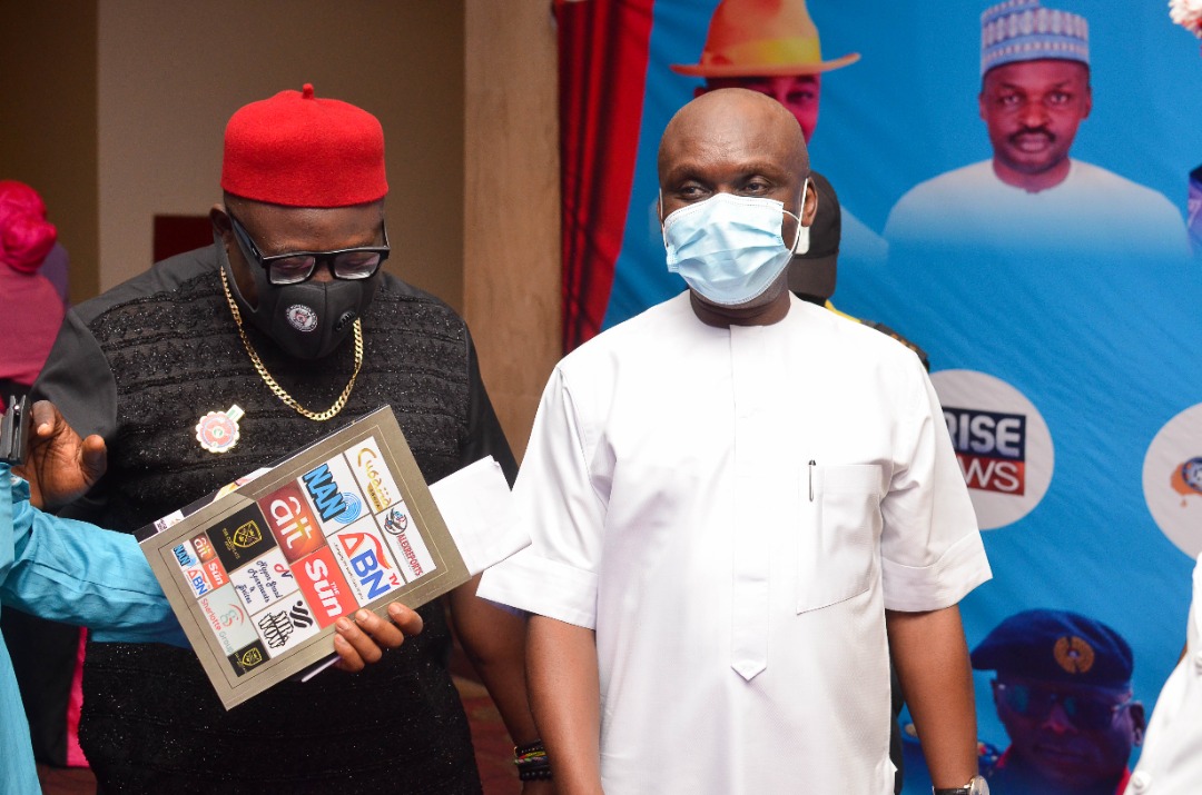 TIMAAS GM Dedicates Award To Governor Ikpeazu Over Support On Traffic Management [PHOTOS]