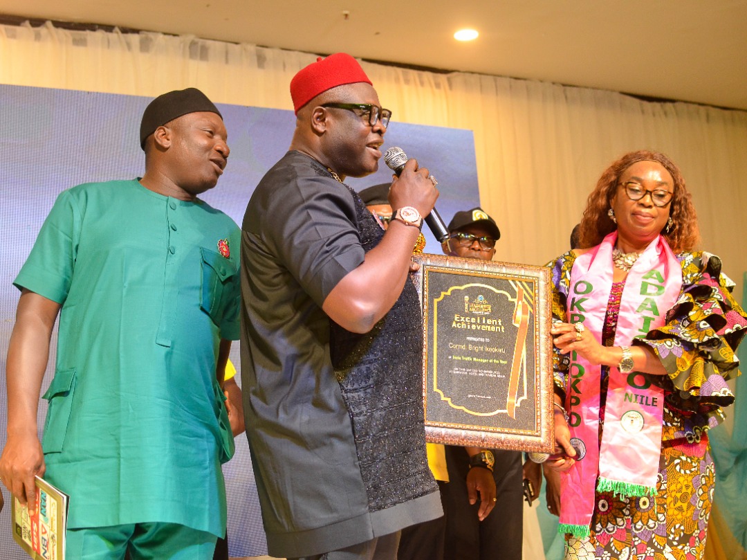 TIMAAS GM Dedicates Award To Governor Ikpeazu Over Support On Traffic Management [PHOTOS]