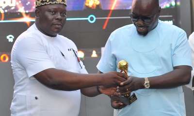 ABN TV Boss Presents Man Of The Year 2021 Igbere TV Award To Obi Cubana
