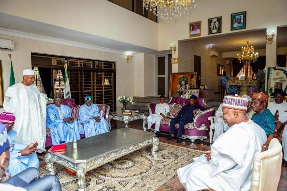 Tinubu Meets APC Governors Hours After VP Osinbajo’s Declaration