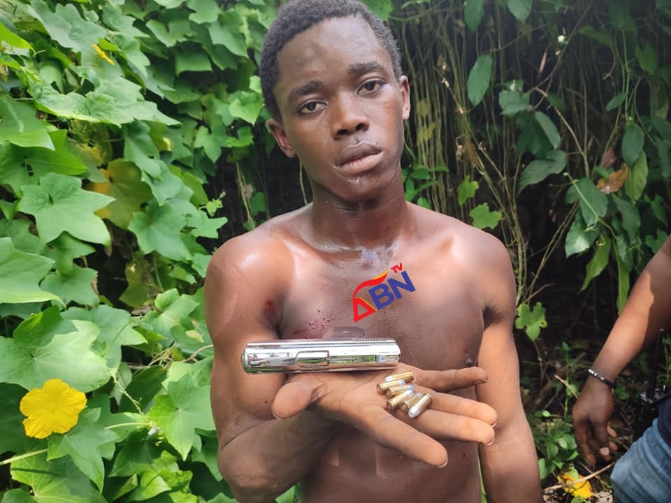 Police Nab Two POS Robbers In Umuahia, Recover English Made Pistol (PHOTOS)