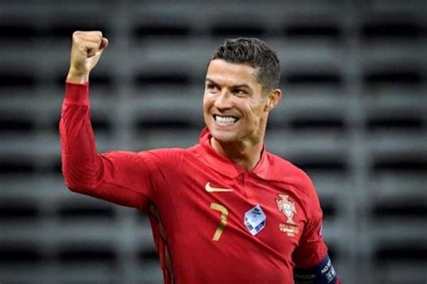 Ronaldo Claims Second Premier League POTM Award Of The Season