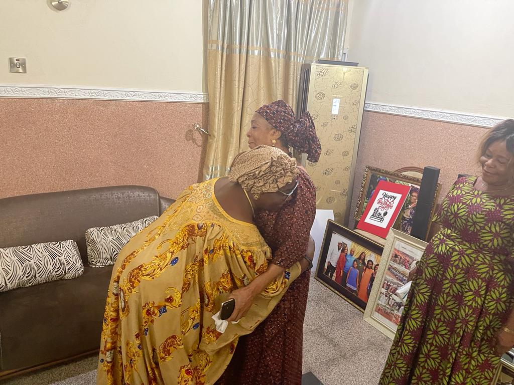 Tinubu’s Daughter, Folashade Tinubu Ojo Visits Senator Kalu’s Mother, Eunice Uzor Kalu (Photos)