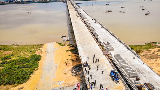 FG: Lagos-Ibadan Road, Second Niger Bridge To Be Ready By December