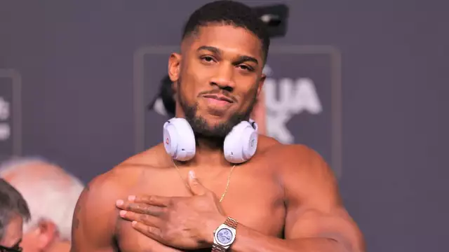 Anthony Joshua Accepts Fight Against Fury December 3