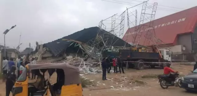 Workers Trapped As Building Collapses In Abuja Workers Trapped As Building Collapses In Abuja