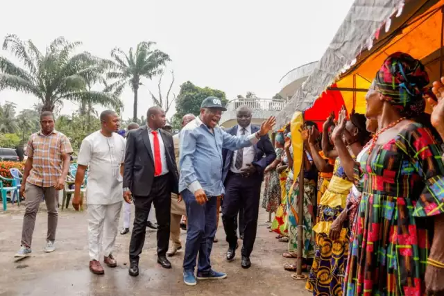 #AbiaNorthProjectTour: Jubilation As Senator Kalu Arrives Lopkanta (Photos) #Abia-NorthProjectTour: Jubilation As Senator Kalu Arrives Lopkanta (Photos)