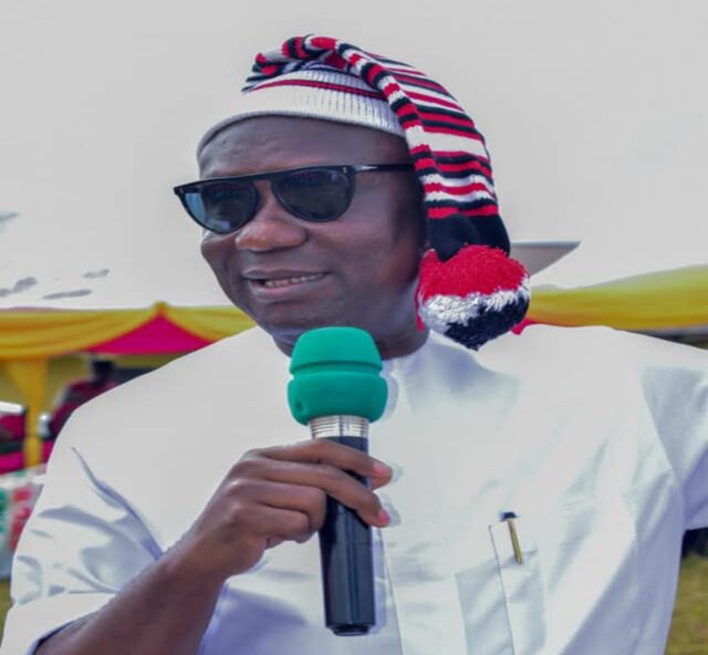 Abia Speaker Attends Olokoro Women’s August Meeting, Pledges To Furnish E-Library For Community Abia Speaker Attends Olokoro Women's August Meeting, Pledges To Furnish E-Library For Community