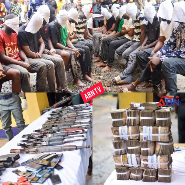Dismissed DSS Official, 9 Others Paraded For Robbing Bullion Van In Abia, N10m Recovered (Photos Video) Dismissed DSS Official, 9 Others Paraded For Robbing Bullion Van In Abia, N10m Recovered (Photos Video)