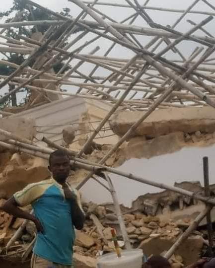 Four-Storey Building Collapses In Akwa Ibom, Workers Reportedly Trapped (Photos, Video)