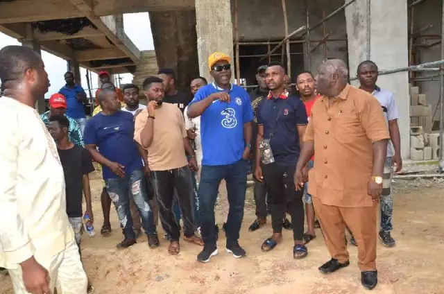 Ikpeazu Sympathises With Ariaria Market Traders Over Flood, Orders Reconstruction