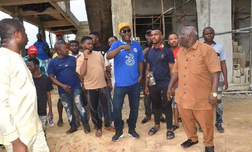 Ikpeazu Sympathises With Ariaria Market Traders Over Flood, Orders Reconstruction