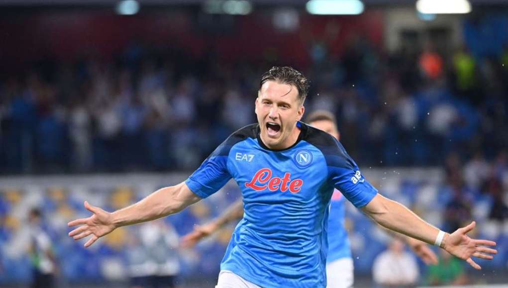 Napoli Claims 4-1 Win In Champions League Opener Against Liverpool