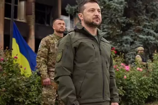 Ukrainian President Zelensky Survives Auto Crash Ukrainian President Zelensky Survives Auto Crash