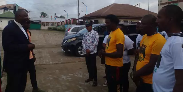 APC Youths Begin Jogging From Yenagoa To Lagos For Tinubu