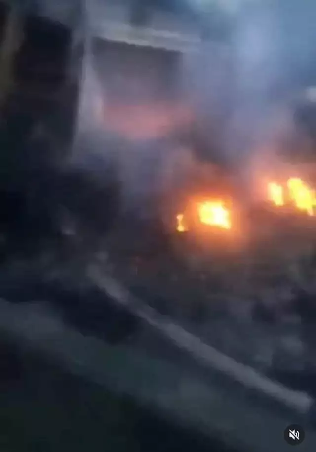 Hoodlums Set Imo Magistrate Court Ablaze Hoodlums Set 15 Trucks Ablaze In Anambra (VIDEO)
