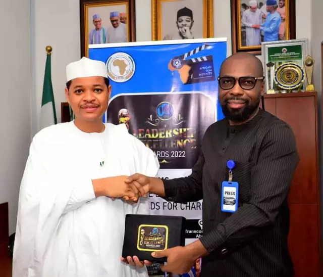 Buhari’s Lookalike, MC Tagwaye Emerges Best Comedian Of The Year; To Thrill Audience At Leadership Excellence Awards Buhari's Lookalike, MC Tagwaye Emerges Best Comedian Of The Year; To Thrill Audience At Leadership Excellence Awards