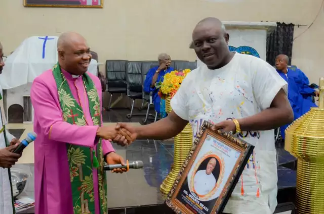 ABN TV Director, Ifeanyi Okali Bags “Excellent Steward” Award (Photos) ABN TV Director, Ifeanyi Okali Bags "Excellent Steward" Award (Photos)