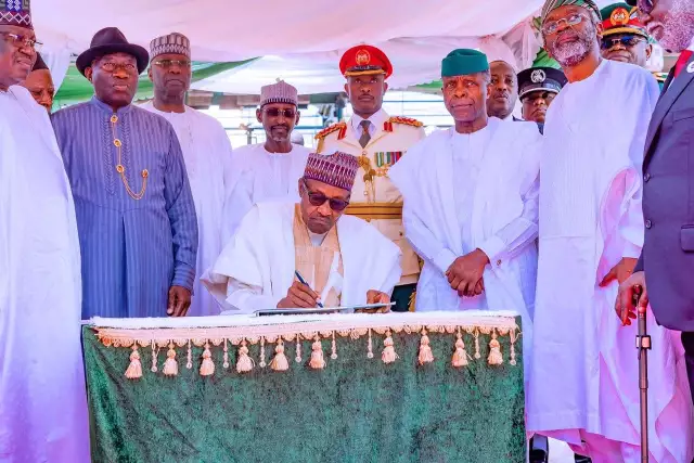 President Buhari To Honour Abba Kyari, 2Baba, Okonjo-Iweala, Nkiruka Onyejeocha, Others President Buhari To Honour Abba Kyari, 2Baba, Okonjo-Iweala, Nkiruka Onyejeocha, Others