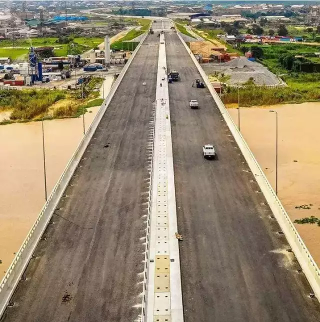 Name Second Niger Bridge After Ojukwu, Ohanaeze Tells Buhari Second Niger Bridge Completed - Fashola