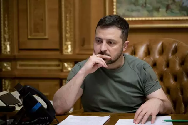 Zelensky Speaks With Macron On Need For “Increased Pressure” On Moscow Following Recent Attacks Zelensky Speaks With Macron On Need For "Increased Pressure" On Moscow Following Resent Attacks