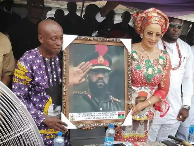 Bianca Celebrates 11th Anniversary Of Ojukwu’s Death (PHOTOS) Bianca Celebrates 11th Anniversary Of Ojukwu's Death (PHOTOS)