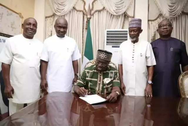 Ikpeazu Signs Bill Granting Women Right To Inherit Property Ikpeazu Signs Bill Granting Women Right To Inherit Property