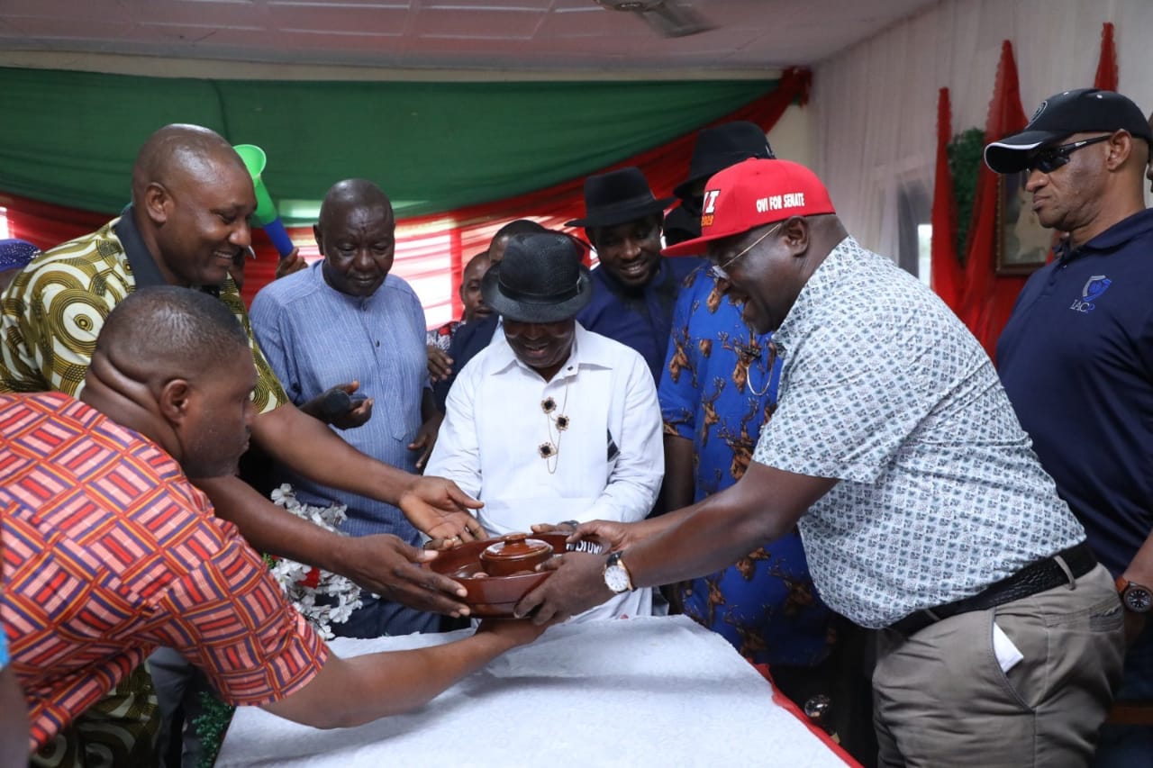 https://abntv.com.ng/wp-content/uploads/2022/11/I-Have-A-Big-Dream-For-Abia-South-Ikpeazu-Tells-Abiriba-Community-In-Aba11.jpg