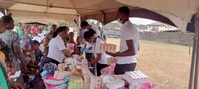 Military Lands Afaraukwu Community, Nnamdi Kanu’s Home With Free Medical Outreach ( Photos, Video) Military Lands Afaraukwu Community, Nnamdi Kanu's Home With Free Medical Outreach ( Photos, Video)