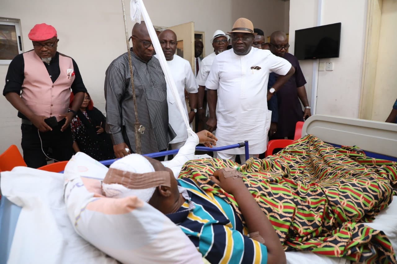 Ikpeazu Visits Injured PDP Campaign DG In Hospital, Insists On Aggressor's Prosecution (Photos)