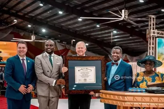 Pastor Adeboye Receives Honorary Doctorate From US University (PHOTOS) Pastor Adeboye Receives Honorary Doctorate From US University (PHOTOS)