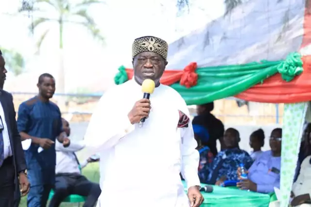 Ikpeazu Hails Nigerians In America On Proposed Diagnostic Centre Inside Adventist Hospital Aba, Donates N25m Ikpeazu Hails Nigerians In America On Proposed Diagnostic Centre Inside Adventist Hospital Aba, Donates N25m