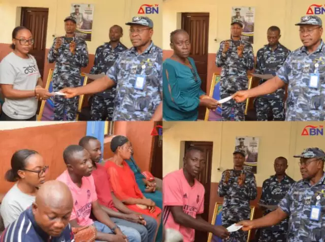 IGP Compensates Families Of Deceased Police Officers In Abia With N25m (PHOTOS) IGP Compensates Families Of Deceased Police Officers In Abia With N25m (PHOTOS)