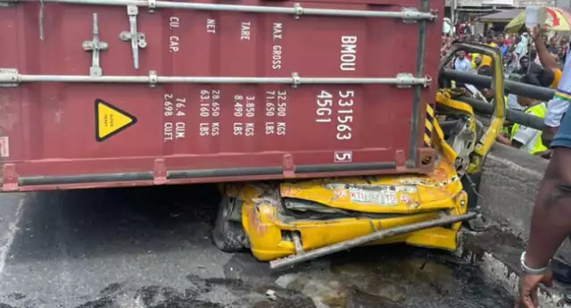 How Nine Persons Were Killed After Container Fell On Lagos Commercial Bus