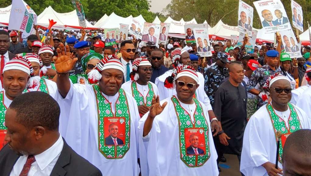 Massive Crowd As G-5 Governors Kick Off PDP Campaign In Enugu