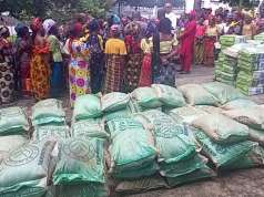 Sen Kalu Distributes Bags Of Fertilizer, Spraying Machines To Abia North Farmers (Photos) Sen Kalu Distributes Bags Of Fertilizer, Spraying Machines To Abia North Farmers (Photos)