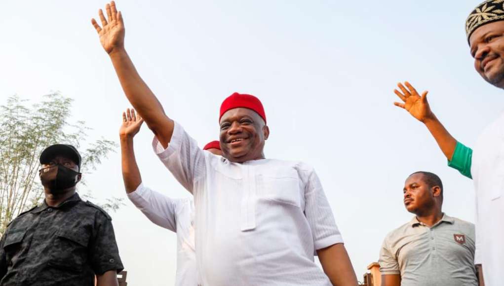 Crowd Of Supporters Receive Sen. Kalu As He Campaigns In Arochukwu (Photos)
