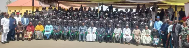 305 EFCC Detective Assistants Complete Training At Police Mobile School (Photos) 305 EFCC Detective Assistants Complete Training At Police Mobile School (Photos)